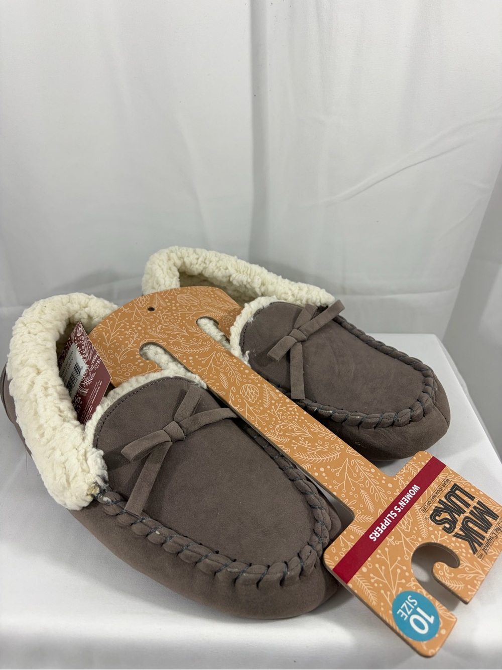 NWT Muk Luks Women's Size 10 Brown Plush Lined Moccasin Slippers